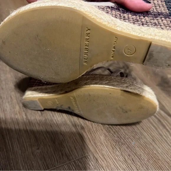 Burberry Women's Beige Espadrille Sandals with COA - Picture 3 of 5